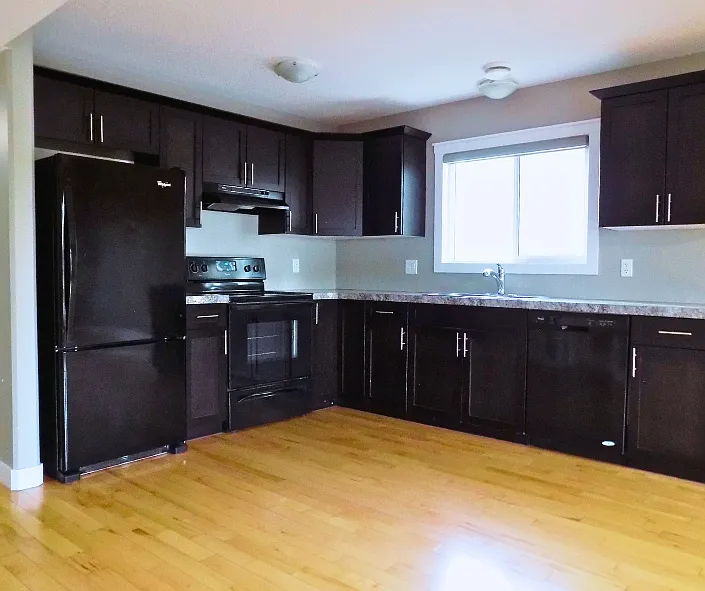 Avondale Townhouses — Photo 2
