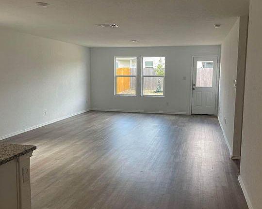 4th image of 10702 Erinita Way