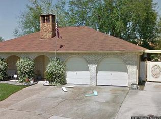 127 Saint James Dr, Gretna, LA 70056