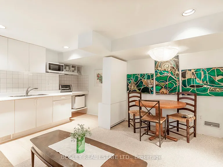 22 Martin Cres — Photo 31