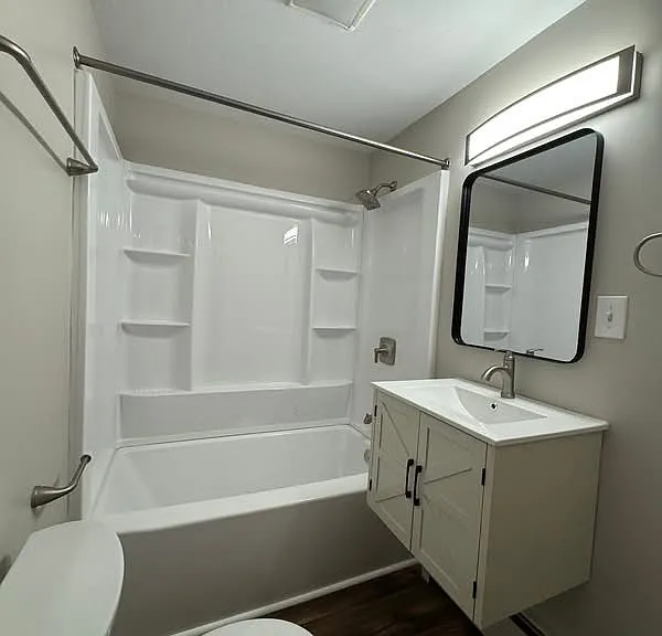 218 W Filbert St #4 — Photo 3