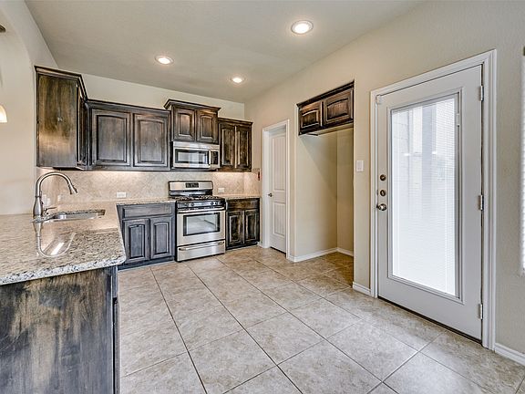 3rd image of 6916 Cloudcroft Ln