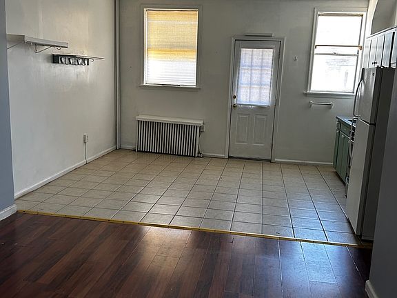 3rd image of 2505 S Newkirk St