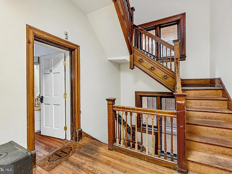 4011 Pine St — Photo 15