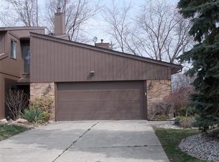 1414 Beaumont Cir, Flushing, MI
