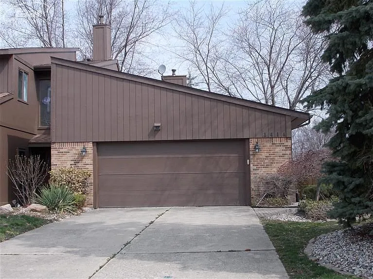 1414 Beaumont Cir photo 1