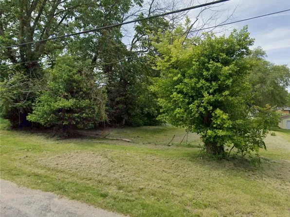 440 Elm St, Mount Zion, IL 62549