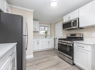 31 Cabot St APT 4, Beverly, MA 01915
