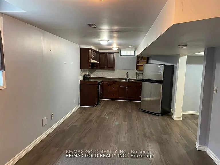 27 Middlecote Dr #BASEMENT — Photo 4