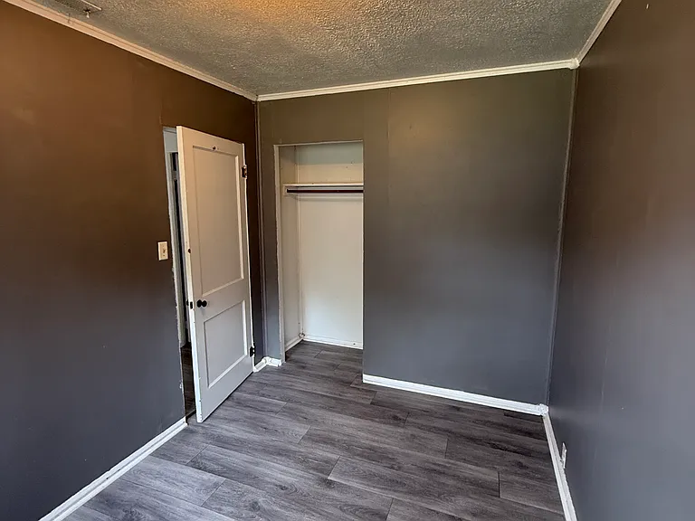 2403 N Fares Ave — Photo 9