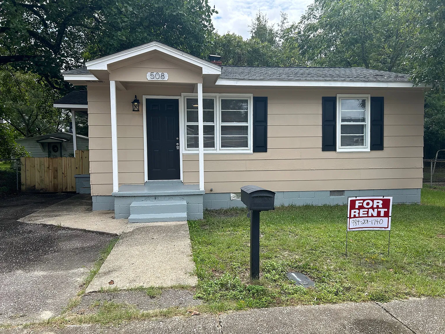 2 bed, 1.0 bath, 672 sqft, $1,125 — Photo 1