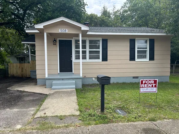 508 Lake Ave, Spring Lake, NC 28390