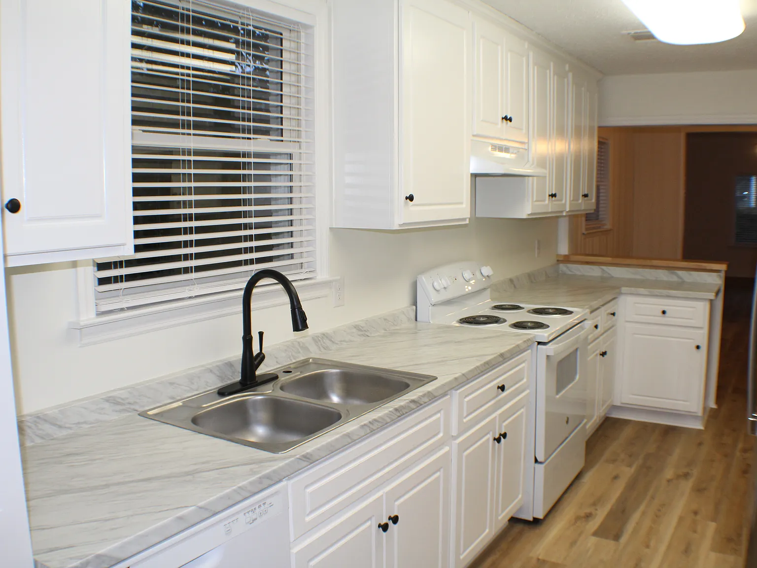 3 bed, 1439 sqft, $1,895 — Photo 4