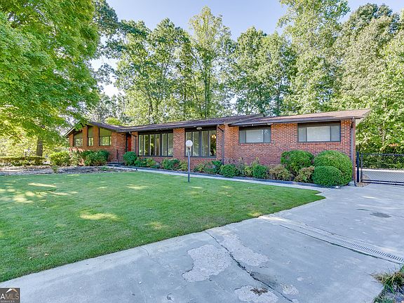 2nd image of 2602 Cosmos Ct NE