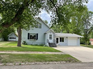 69 Elm Ave, Fessenden, ND 58438