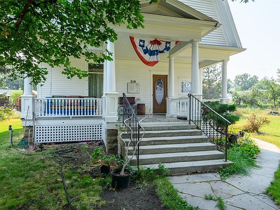 3rd image of 210 Church St