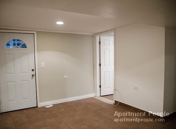 3rd image of 1739 N Francisco Ave #Gdn
