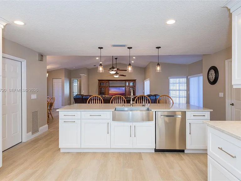 850 Amherst Ave — Photo 13