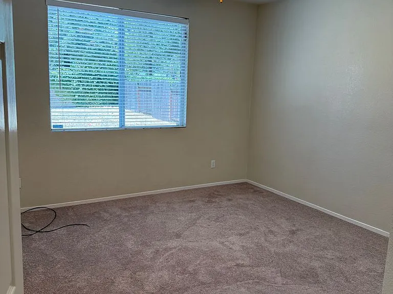 675 Bridgeford Dr — Photo 13
