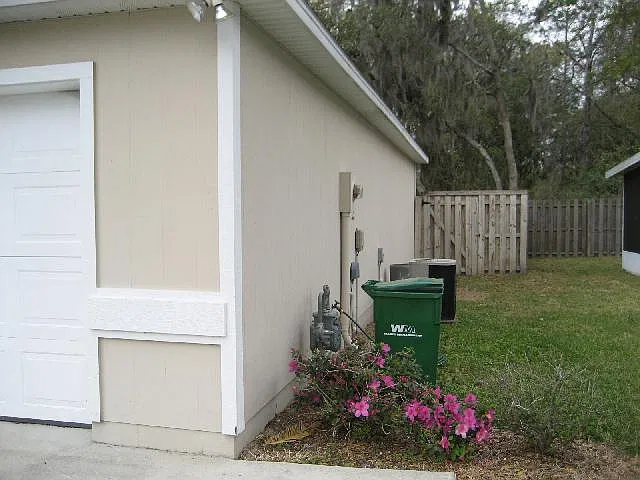 3 bed, 1252 sqft, $2,000 — Photo 3
