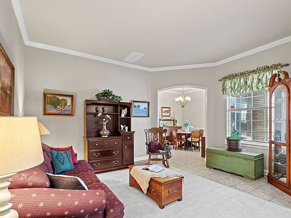 5th image of 6407 Daisy Dr