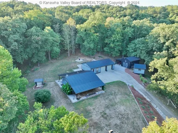 16579 Ripley Rd, Letart, WV 25253