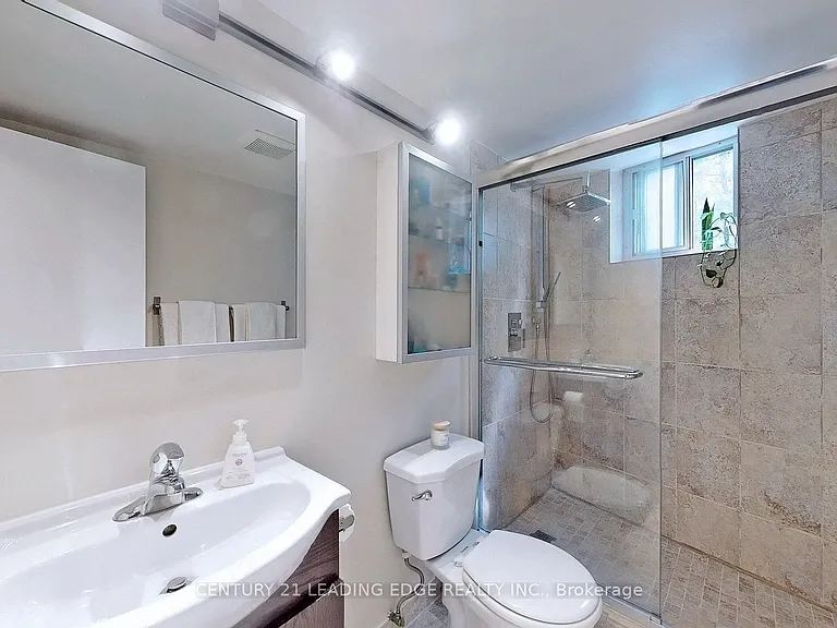 335 Lonsdale Rd #109 — Photo 9