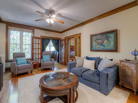 4th image of 2457 W Eastwood Ave #3