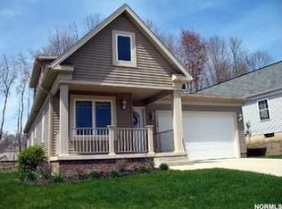 190 Creekside Dr, Garfield Heights, OH 44125