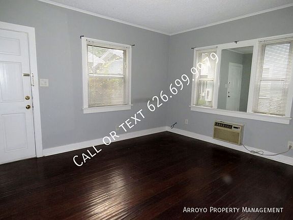 3rd image of 142 1/2 Melrose Ave