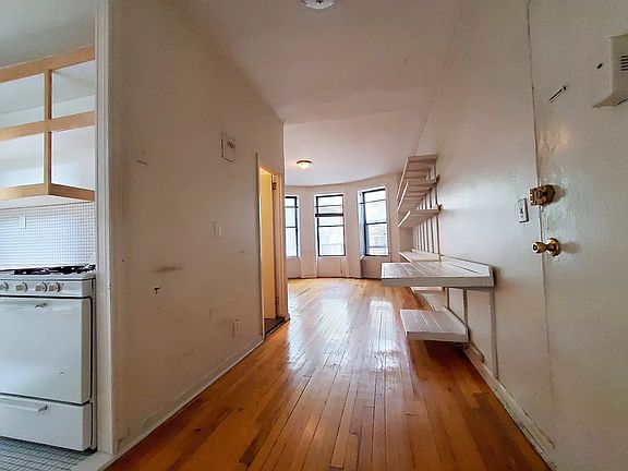 5th image of 1054 Bergen St APT 2B