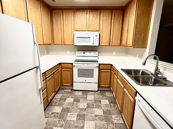 5th image of 540 S El Camino Real APT 207