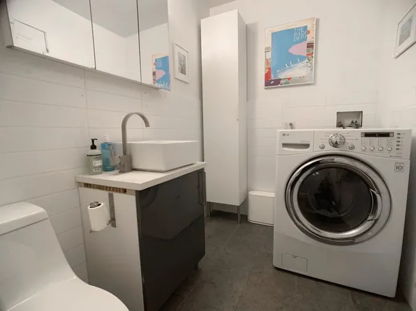 155a West 9th Street image 7 of 9