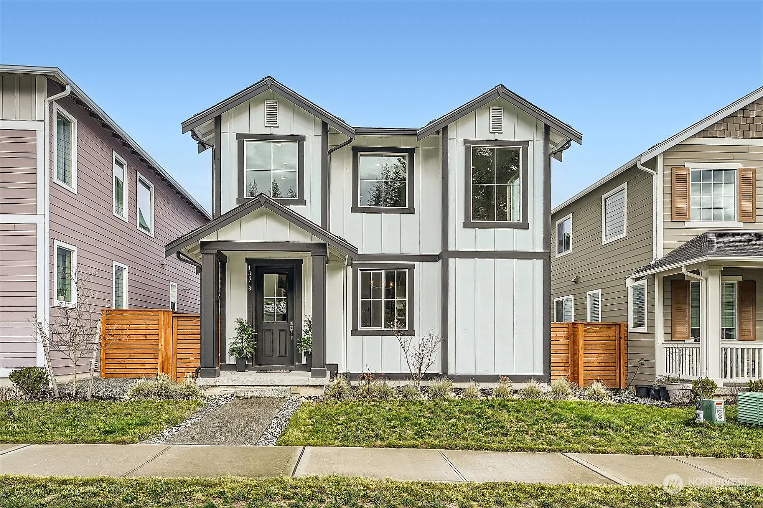 18813 Eagle Ridge Drive E photo 1