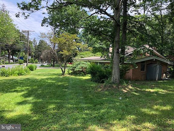 3rd image of 321 Hillsmere Dr