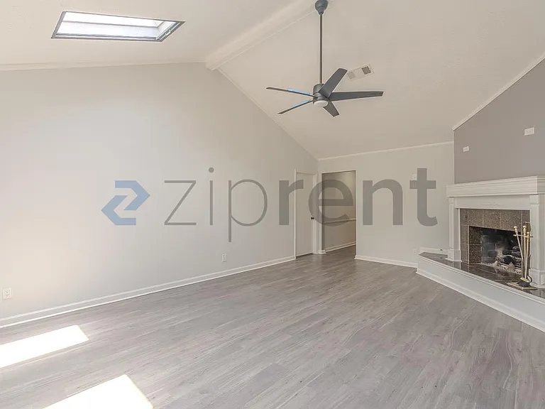15443 Blackhawk Blvd — Photo 10