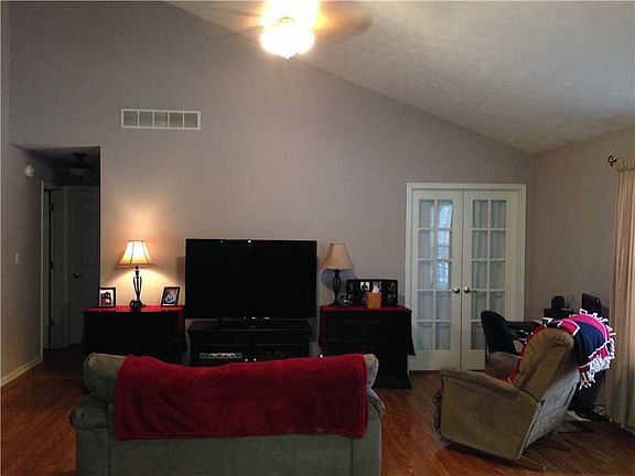 4th image of 1225 Smoketree Dr