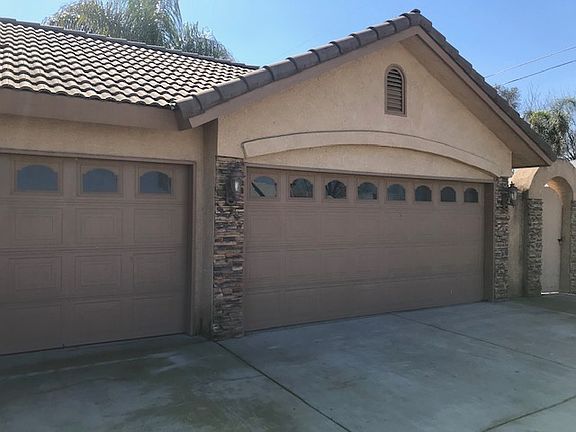 3rd image of 702 S 11th Ave
