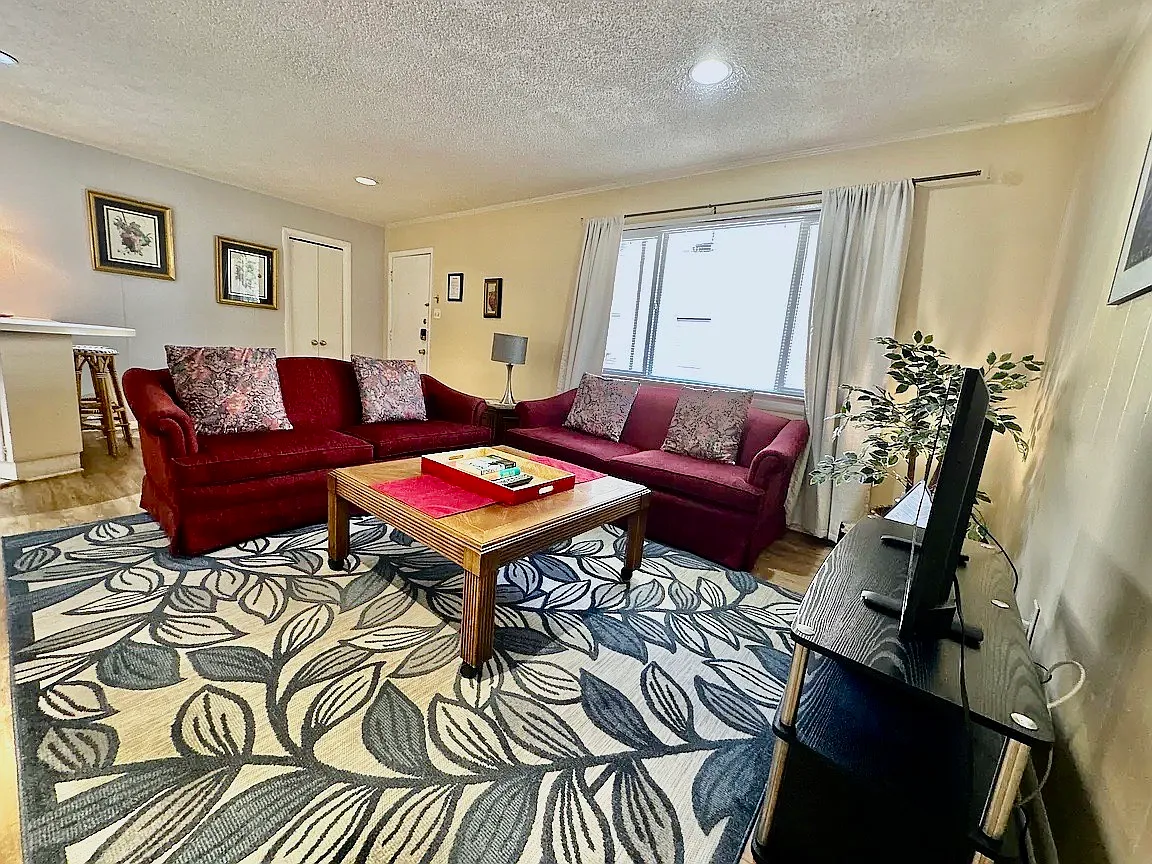 1 bed, 850 sqft, $1,700 — Photo 1