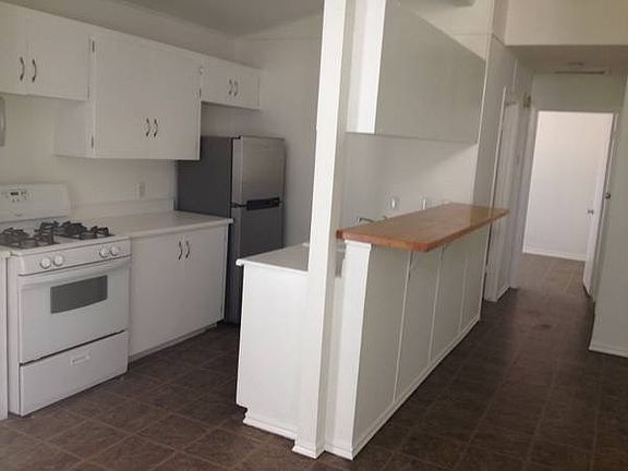 3rd image of 901 Wayside Dr #B