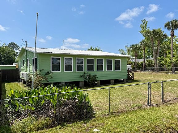 3rd image of 550 Pompano St