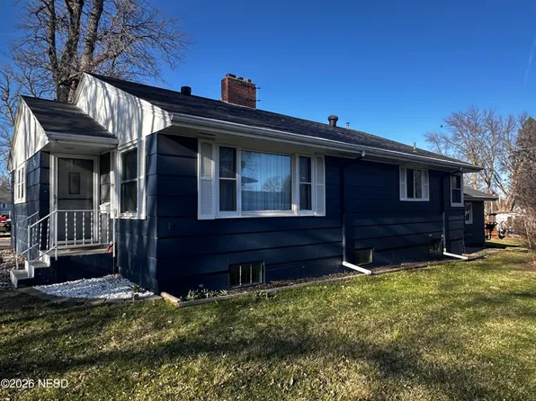 315 N Dakota St, Clark, SD 57225