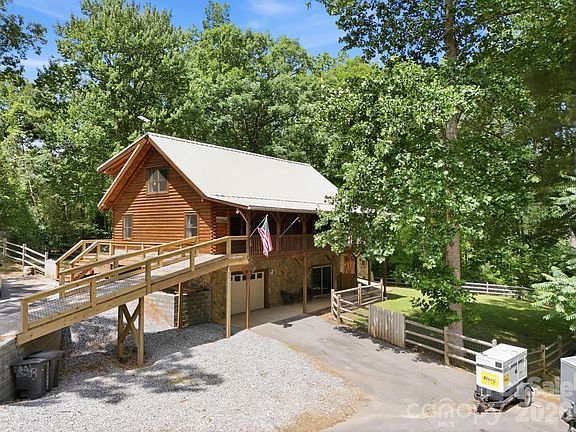 2nd image of 25 Theresa Terrace Dr