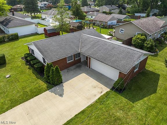4th image of 28289 Westlawn Dr