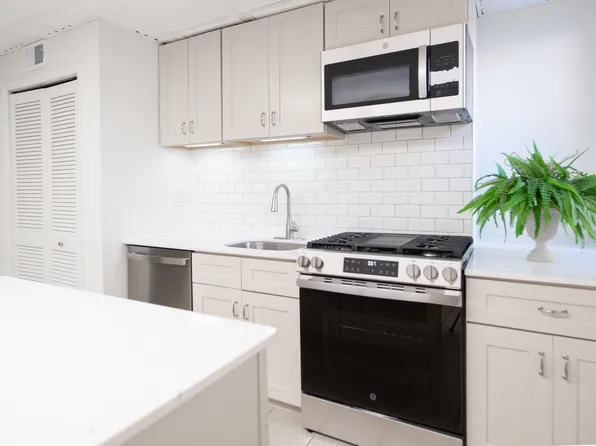 455 Fairmount Ave #2, Philadelphia, PA 19123