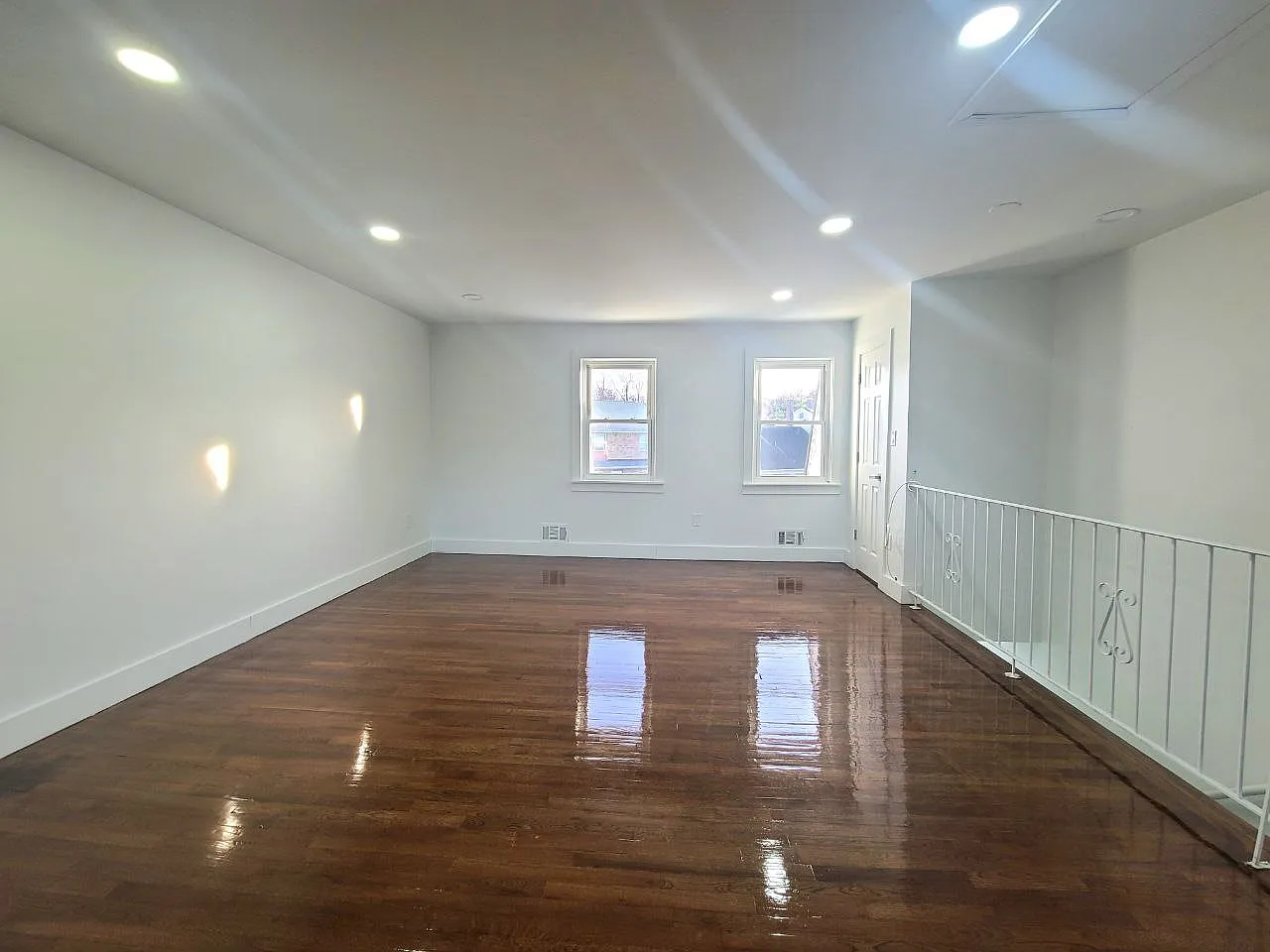 2 bed, 1200 sqft, $2,295 — Photo 2