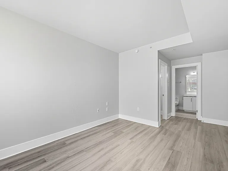 15 Kings Wharf Pl #602 — Photo 17