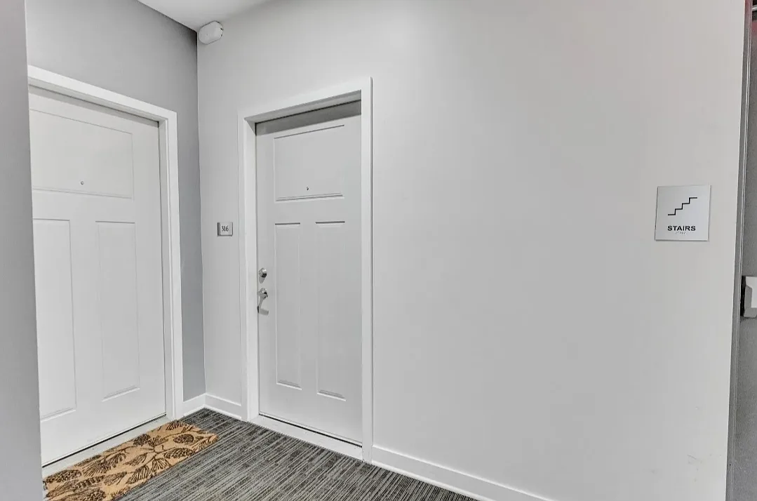 2 bed, 1000 sqft, $2,099 — Photo 4