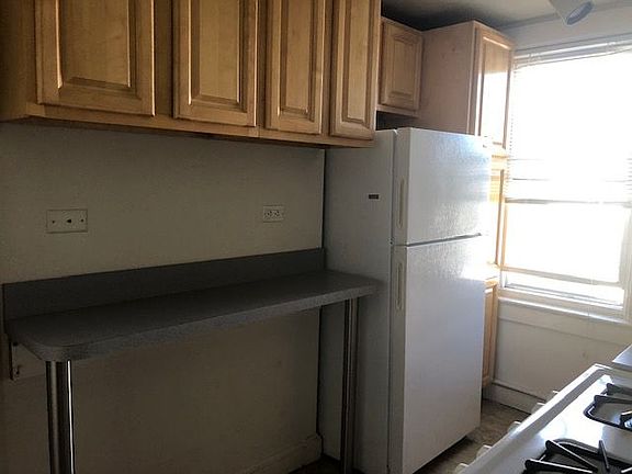 Kitchen 2.jpg