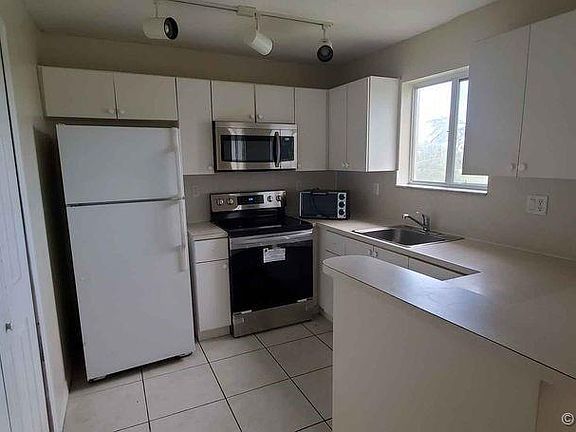 2nd image of 1261 SE 28th Ct Unit 201